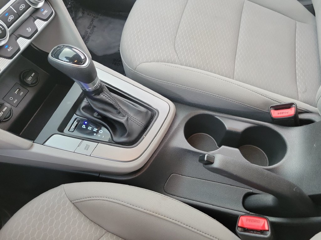 Used 2020 Hyundai Elantra SE FWD image 13