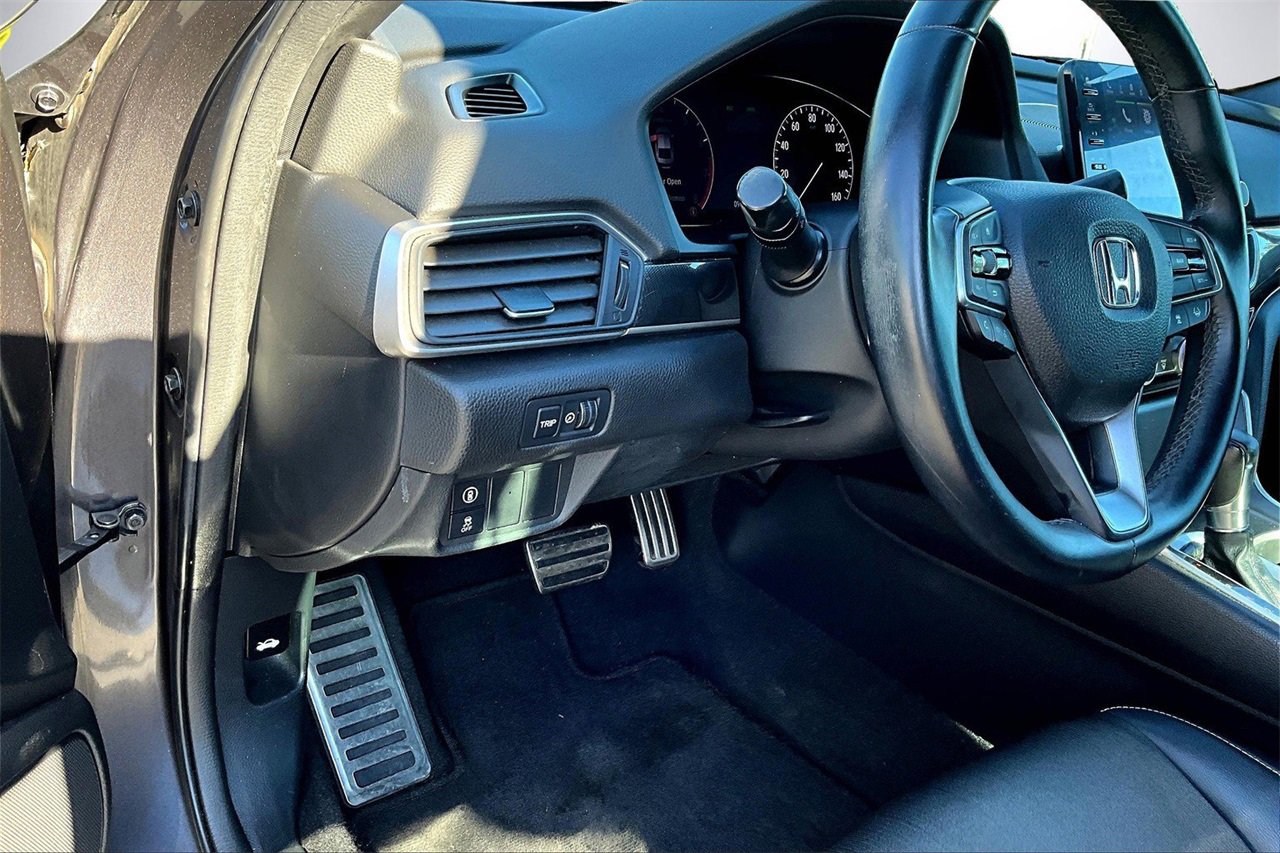 Used 2018 Honda Accord Sport image 17
