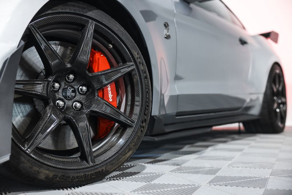 Used 2020 Ford Mustang Shelby GT500 w/ Carbon Fiber Track Pack image 11