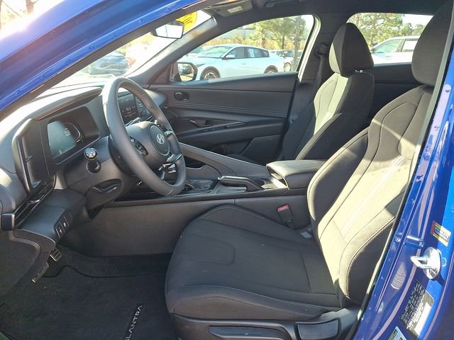 Used 2025 Hyundai Elantra Sport image 13