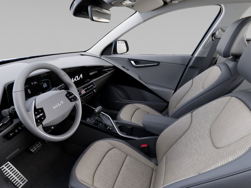 New 2025 Kia Niro SX Touring image 17