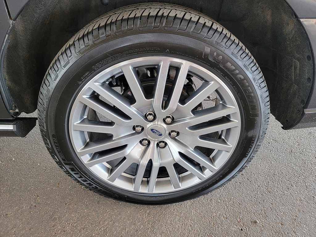 Used 2024 Ford Expedition Max Platinum AWD/4WD image 6