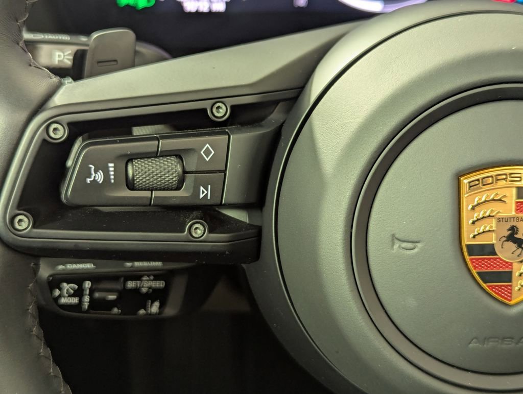 Used 2025 Porsche 911 Carrera image 9