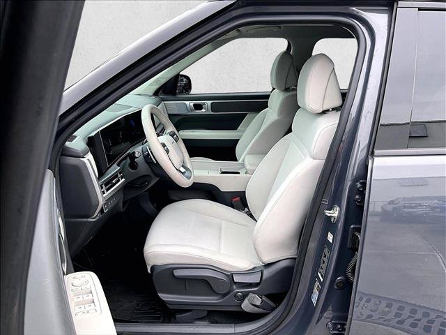 Used 2025 Hyundai Santa Fe SE FWD image 29