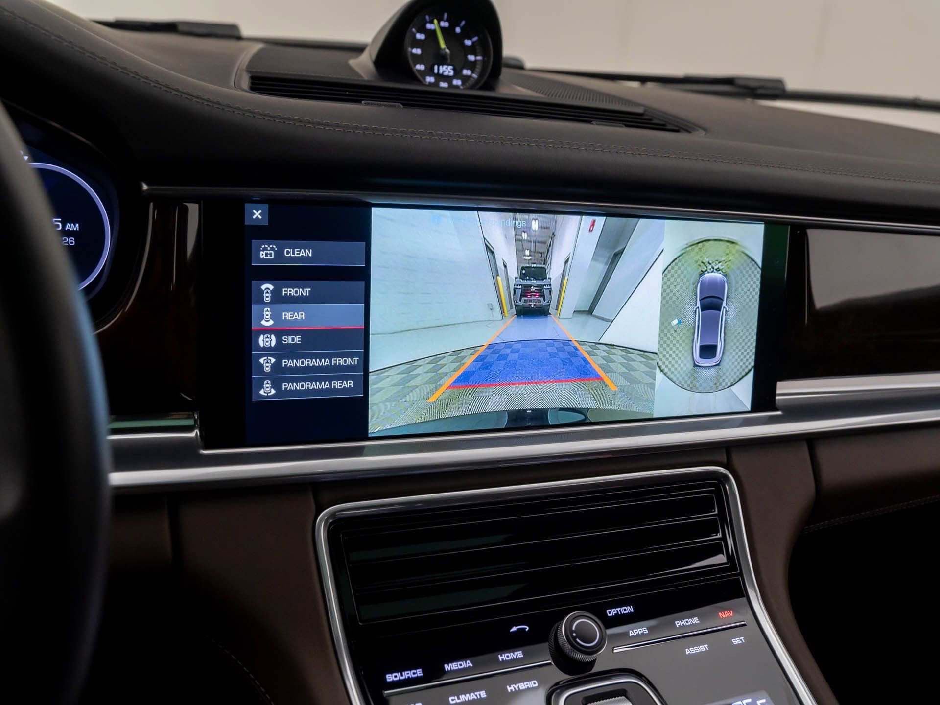 Used 2019 Porsche Panamera Turbo S Executive image 23