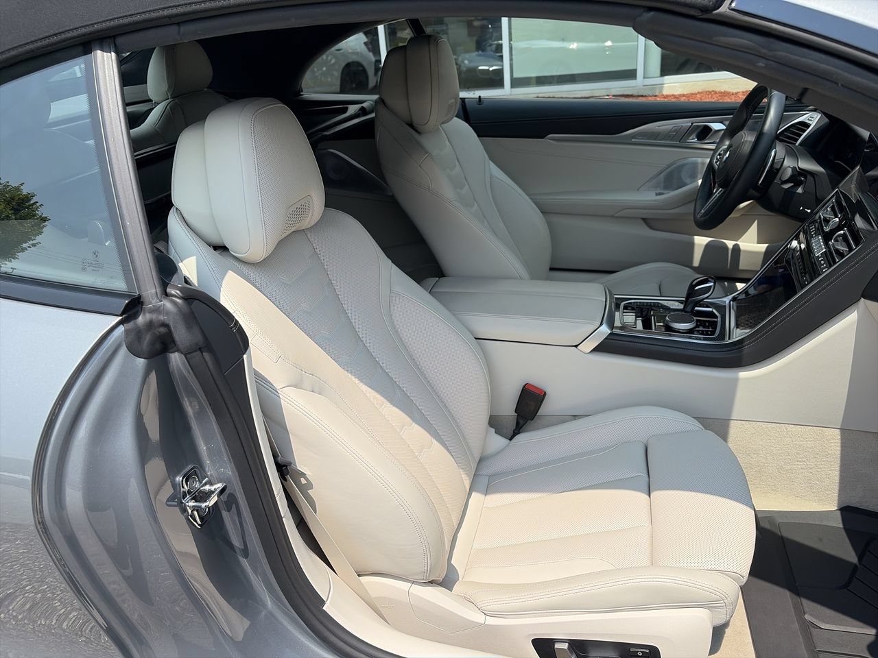 Used 2025 BMW M850i xDrive Convertible AWD/4WD image 34