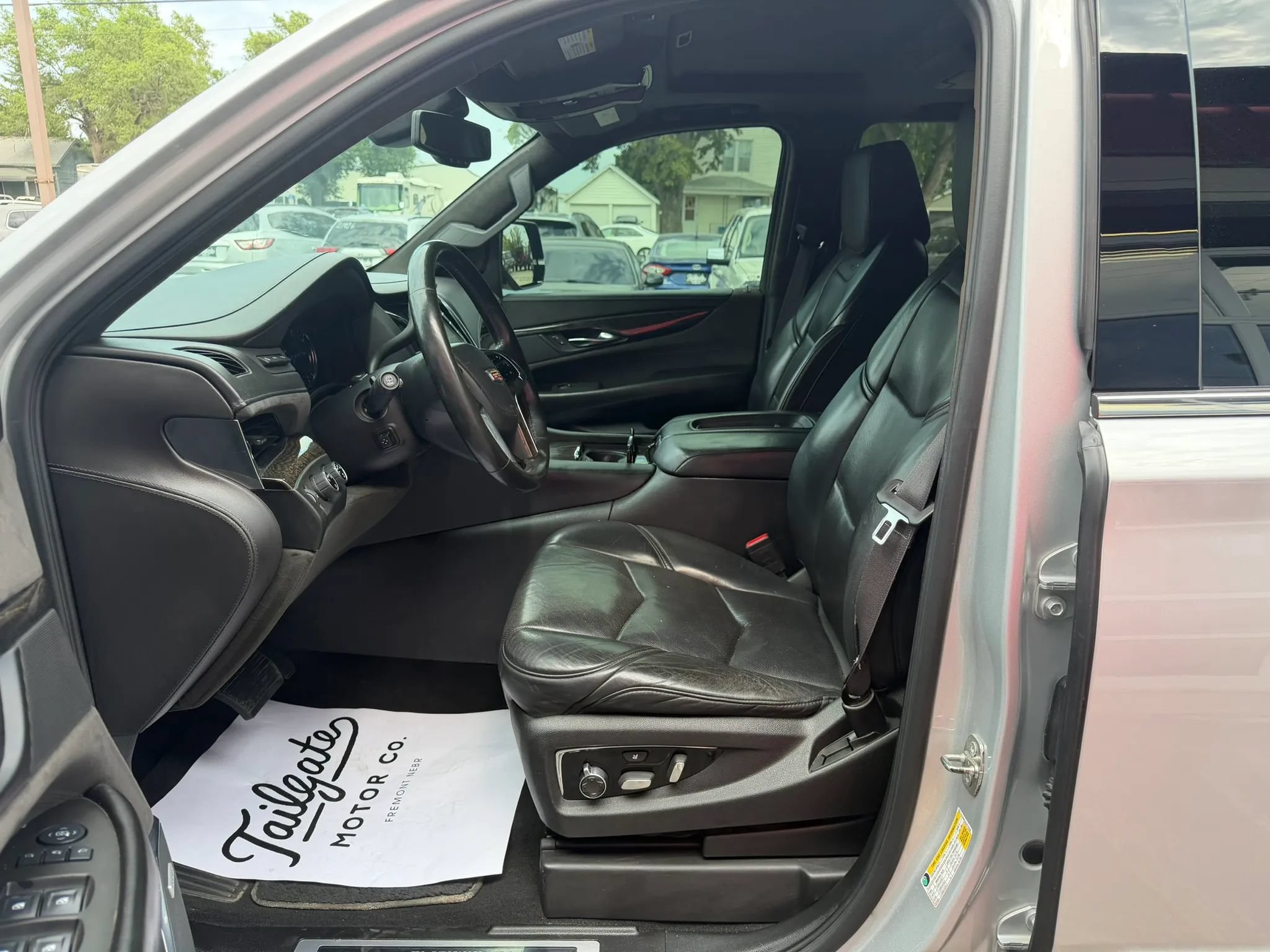 Used 2016 Cadillac Escalade Platinum AWD/4WD image 10