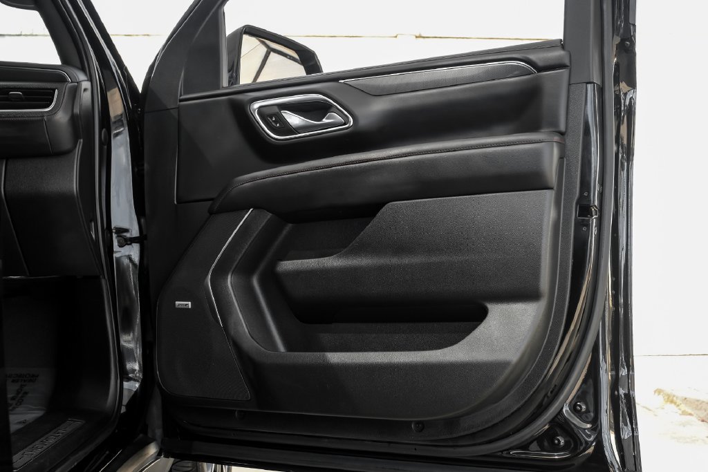Used 2023 Chevrolet Suburban RST w/ Luxury Package RWD image 48