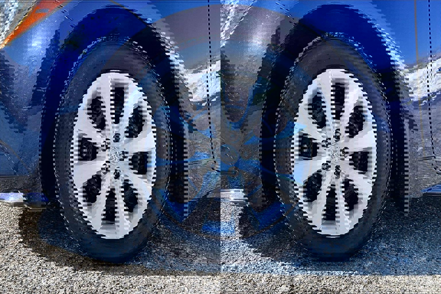 Used 2023 Toyota Corolla LE image 9