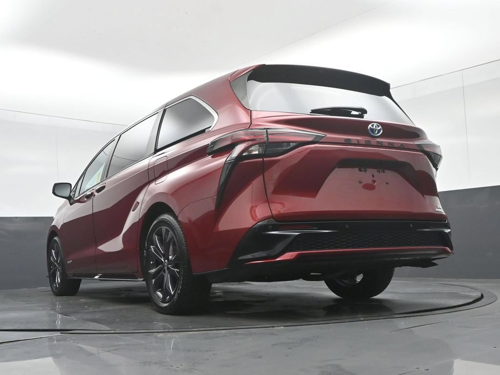 Used 2021 Toyota Sienna XSE FWD image 67
