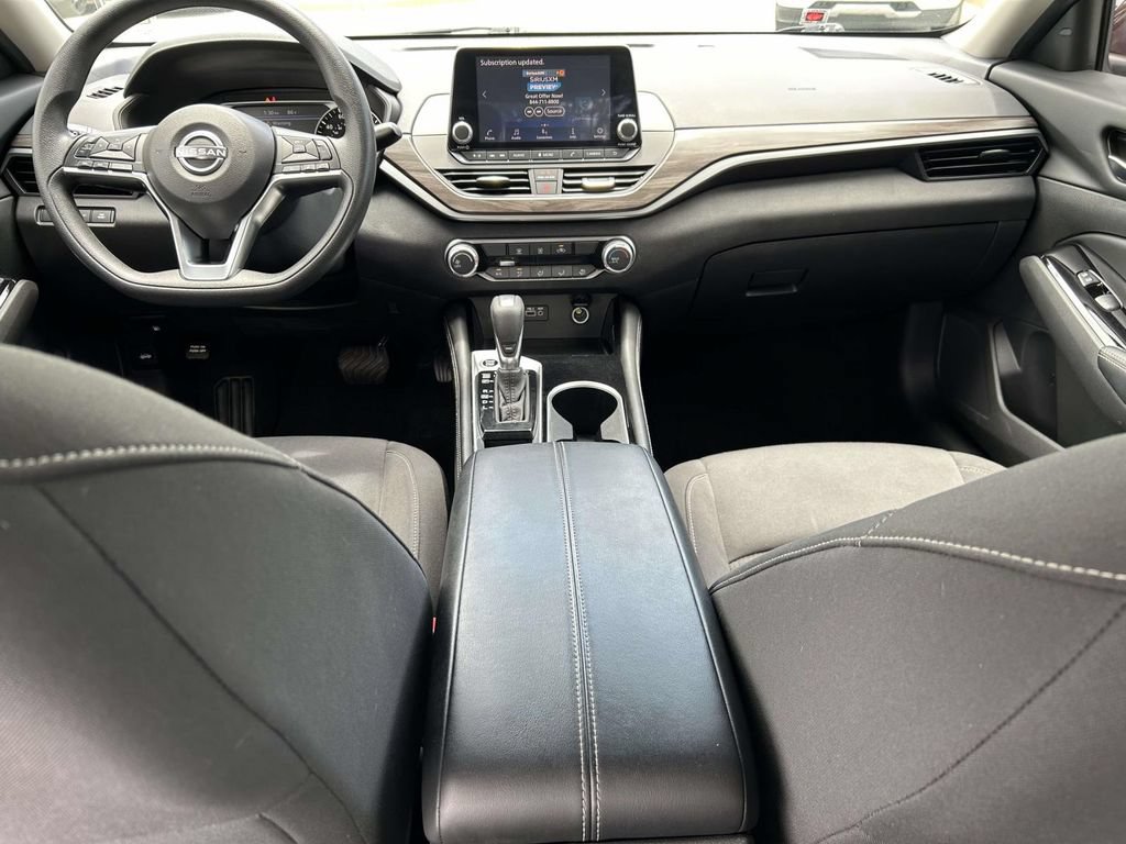 Used 2023 Nissan Altima 2.5 SV FWD image 13