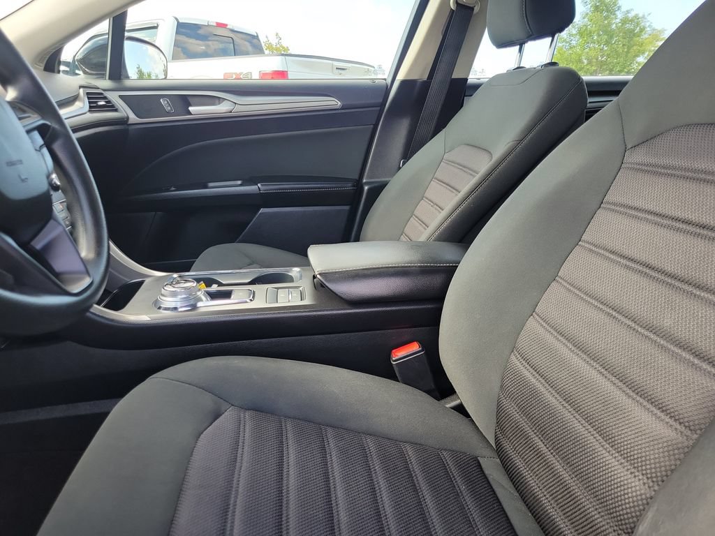 Certified 2020 Ford Fusion SE FWD image 17