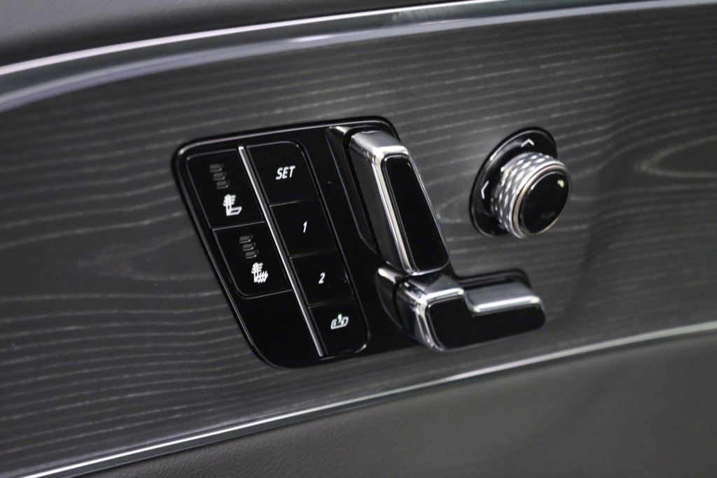 New 2025 Cadillac Lyriq Sport image 14