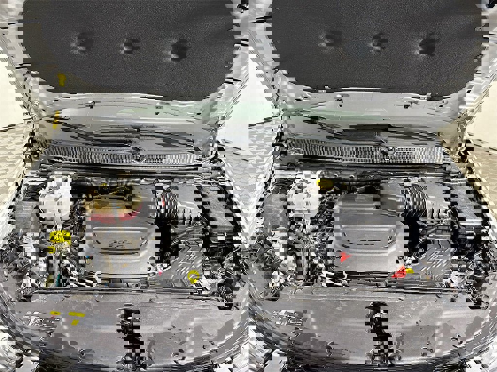 Used 2024 Chrysler Pacifica Touring-L image 23