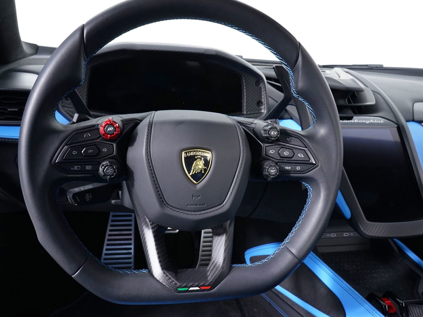 Used 2024 Lamborghini Revuelto image 23
