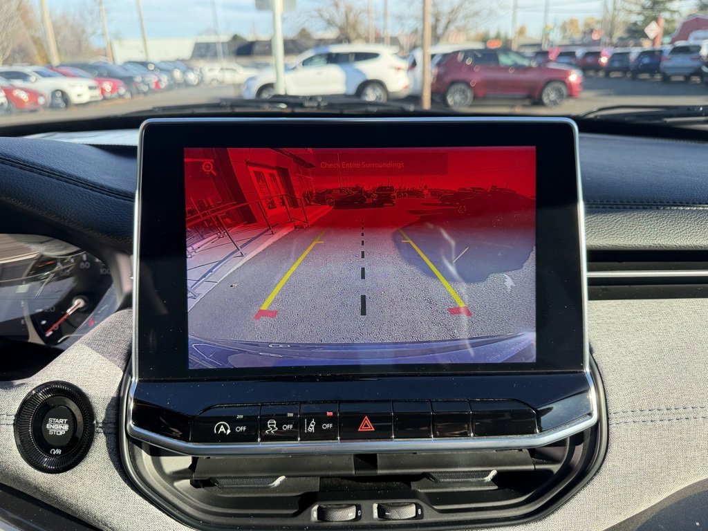 Used 2024 Jeep Compass Latitude image 20