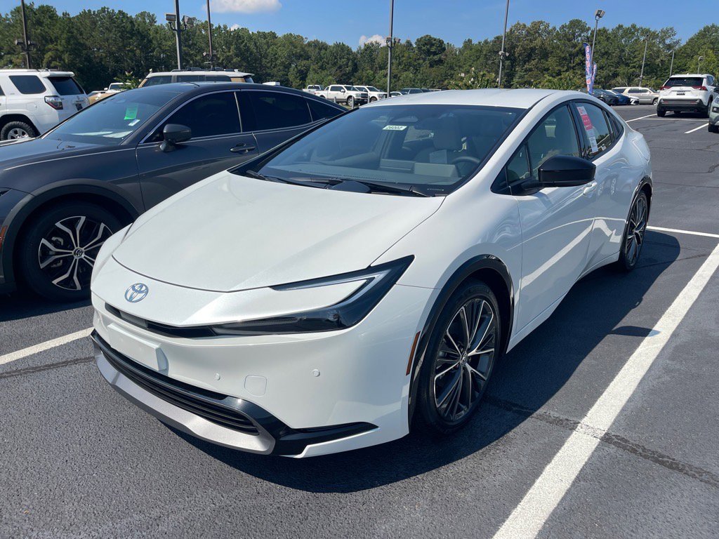 New 2026 Toyota Prius XLE FWD image 3