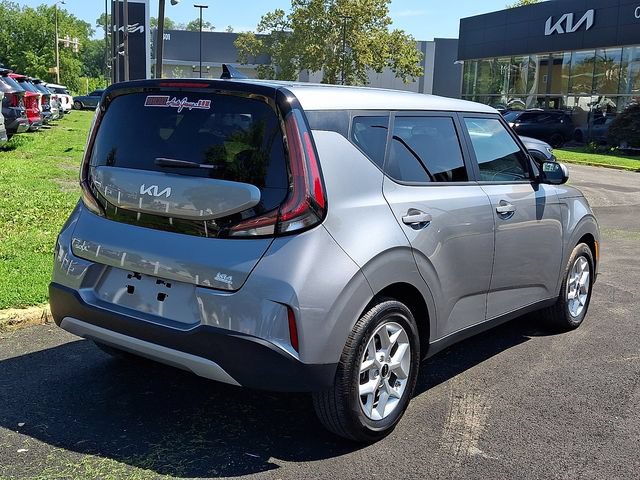 Certified 2025 Kia Soul LX w/ LX Technology Package FWD image 6