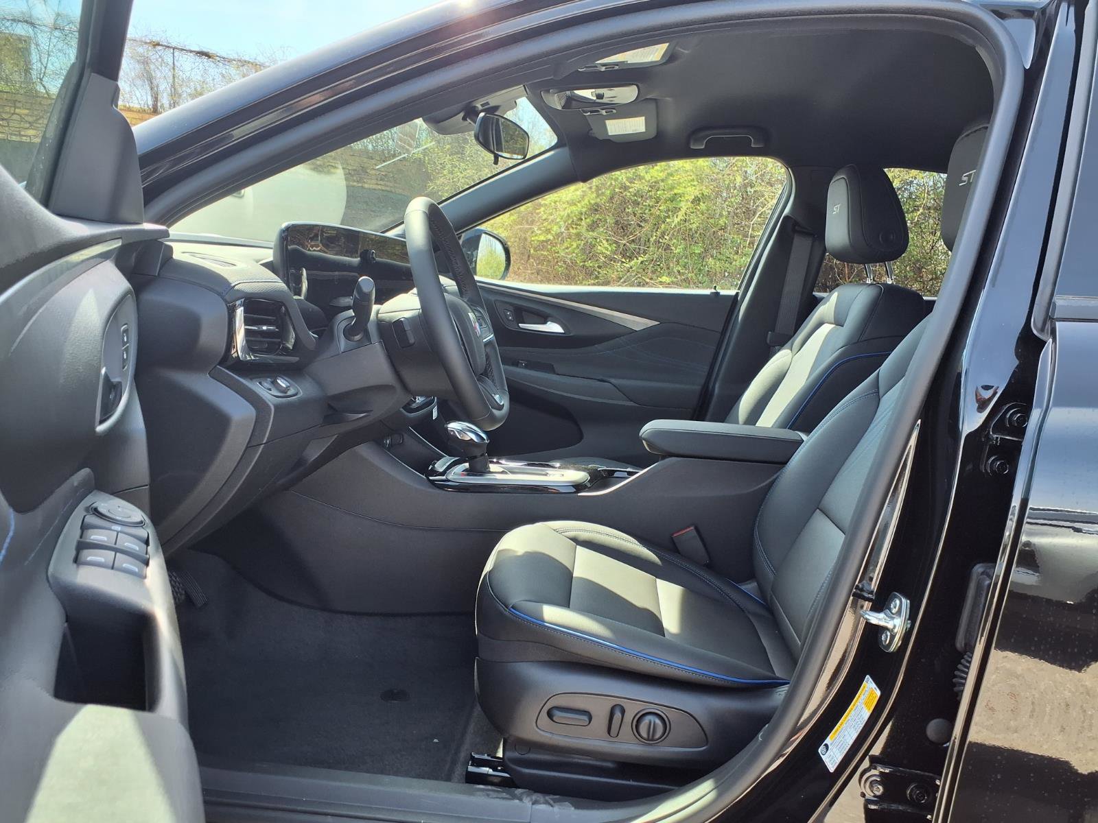 New 2026 Buick Envista Sport Touring w/ Convenience I Package FWD image 15