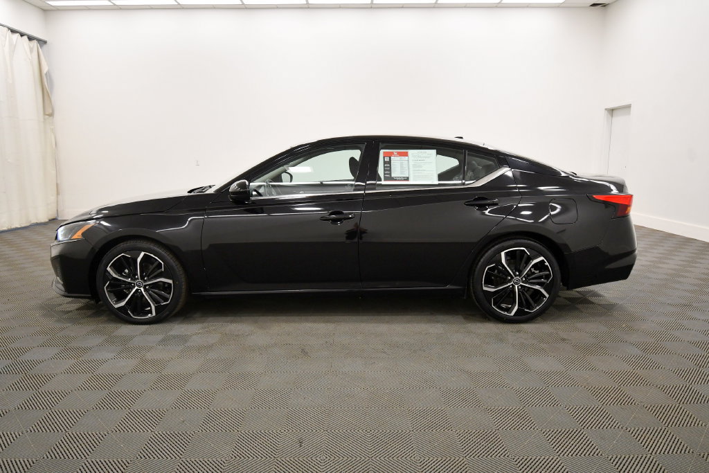Used 2023 Nissan Altima 2.5 SR FWD image 4