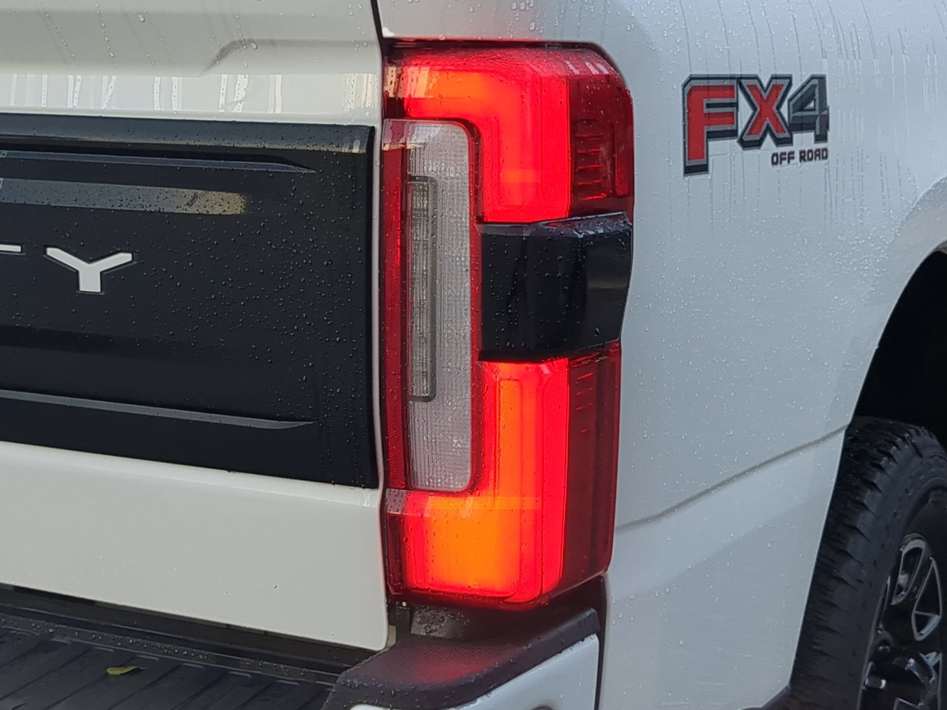 Certified 2025 Ford F250 Platinum w/ FX4 Off-Road Package AWD/4WD image 45