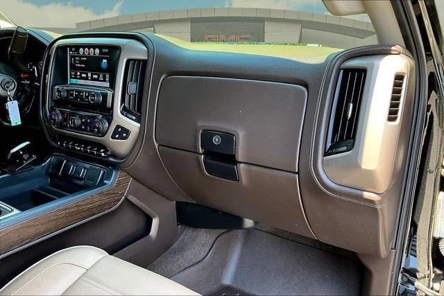 Used 2017 GMC Sierra 3500 Denali w/ Duramax Plus Package AWD/4WD image 18
