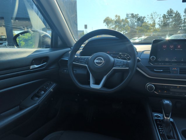 Used 2025 Nissan Altima 2.5 SV FWD image 23
