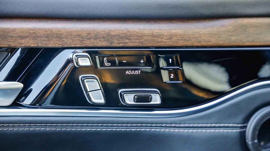 Used 2024 Jeep Grand Wagoneer L 4WD image 24