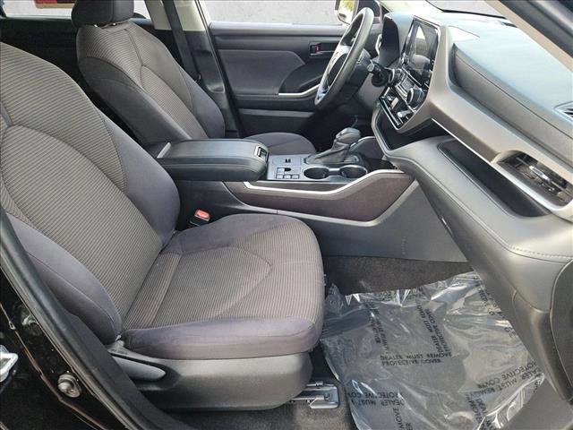 Used 2023 Toyota Highlander L image 21