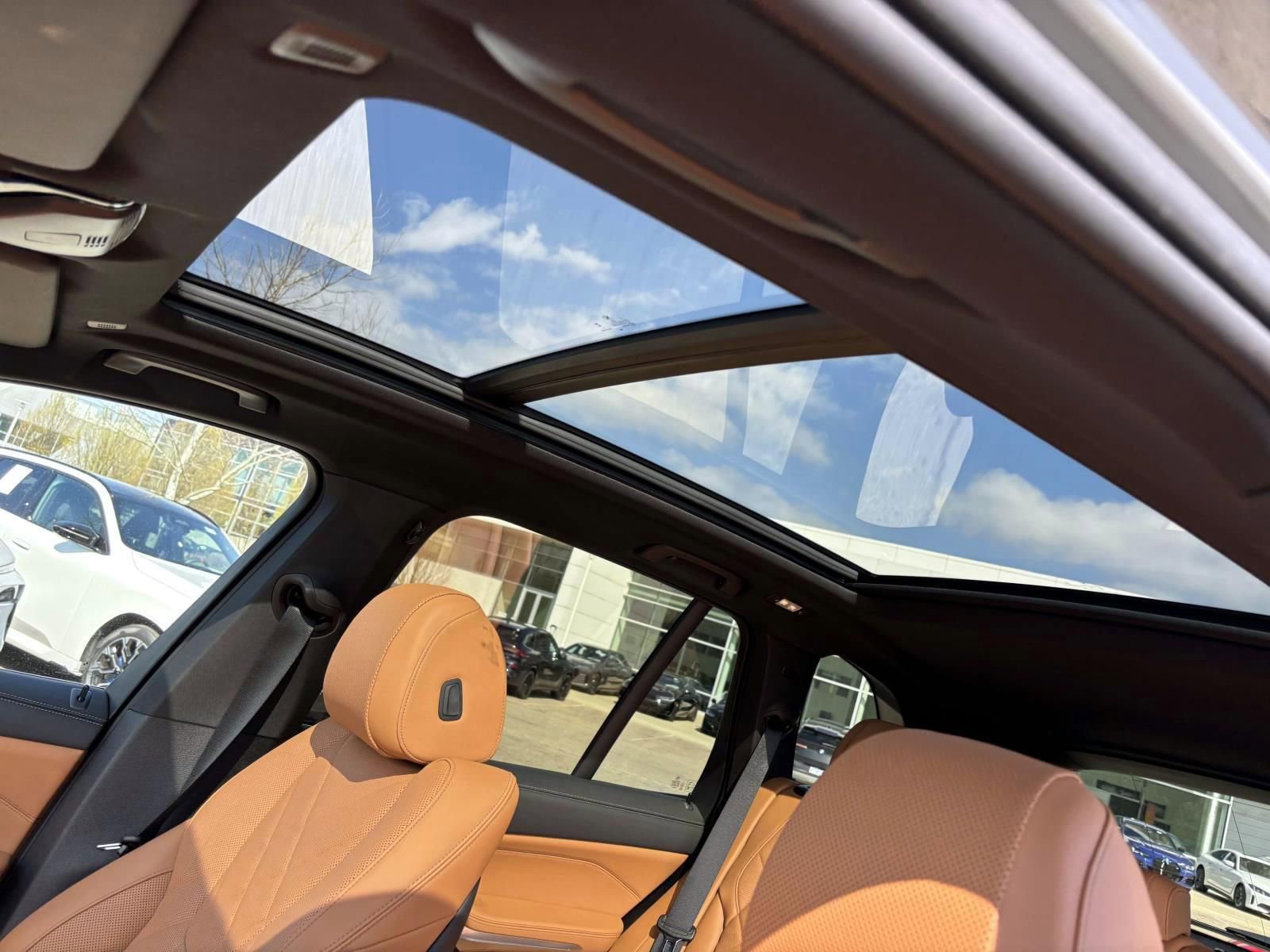 Used 2025 BMW X5 xDrive40i w/ Parking Assistance Package image 25