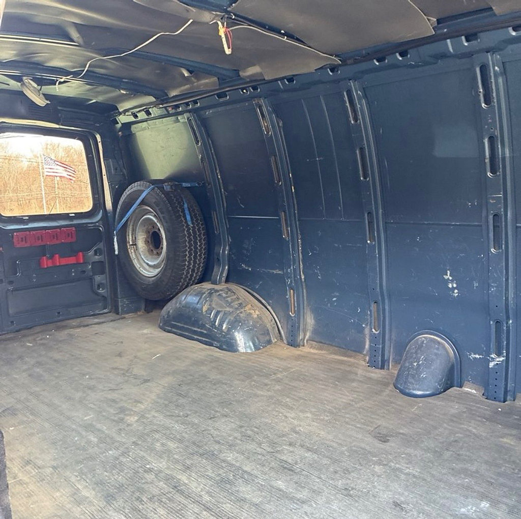 Used 1999 Chevrolet Express 3500 Extended RWD image 24