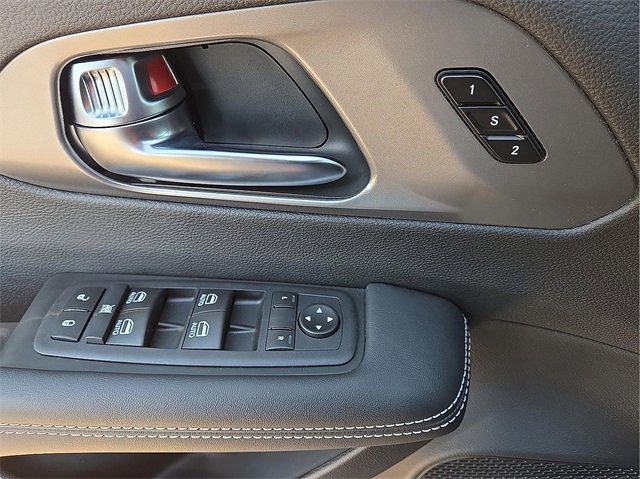 New 2026 Chrysler Pacifica Select image 12