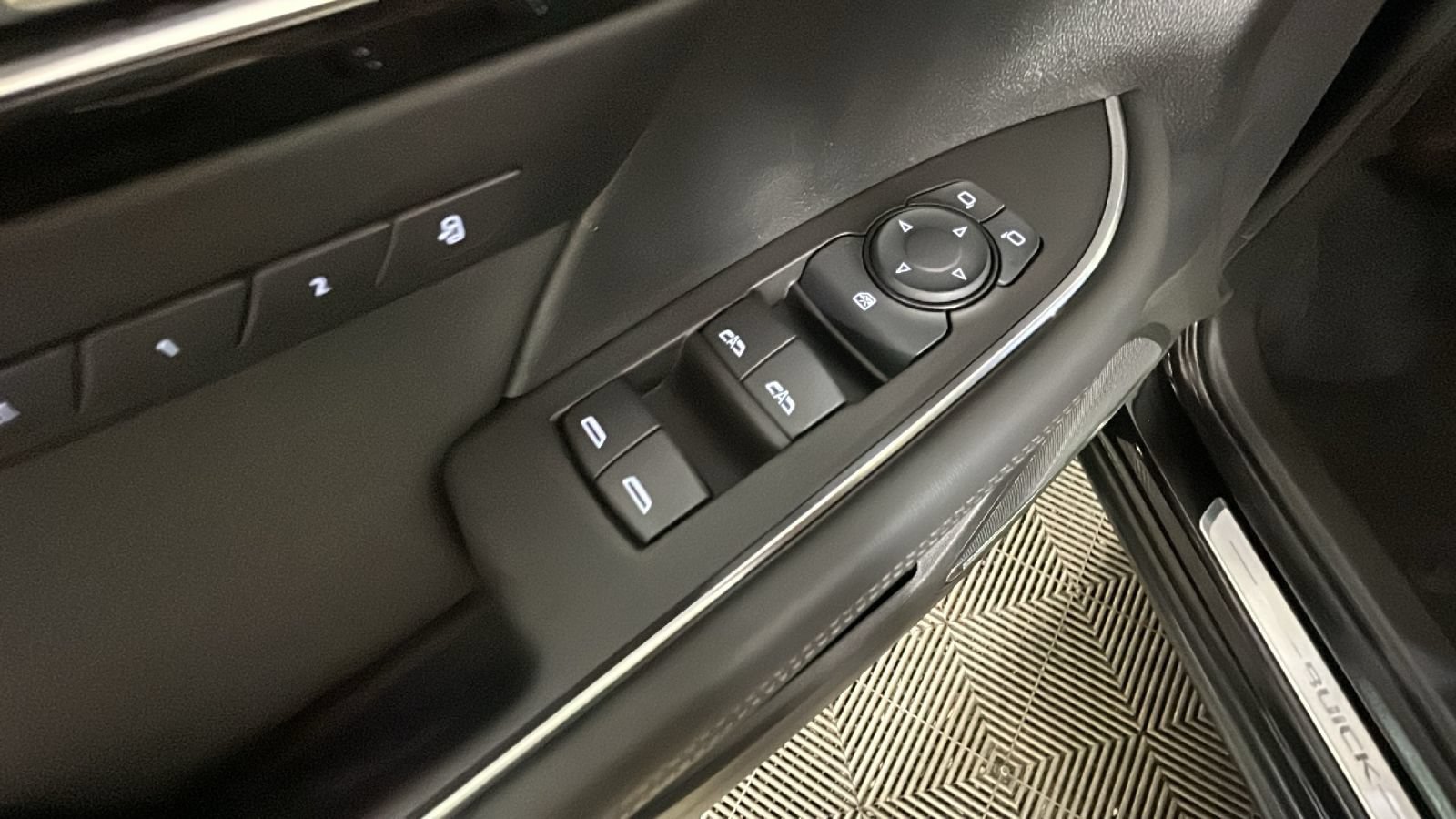 Used 2025 Buick Envision Preferred AWD/4WD image 12