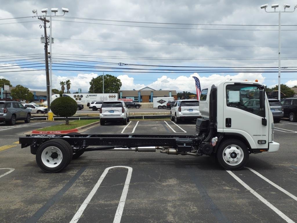 New 2025 Chevrolet Low Cab Forward image 3