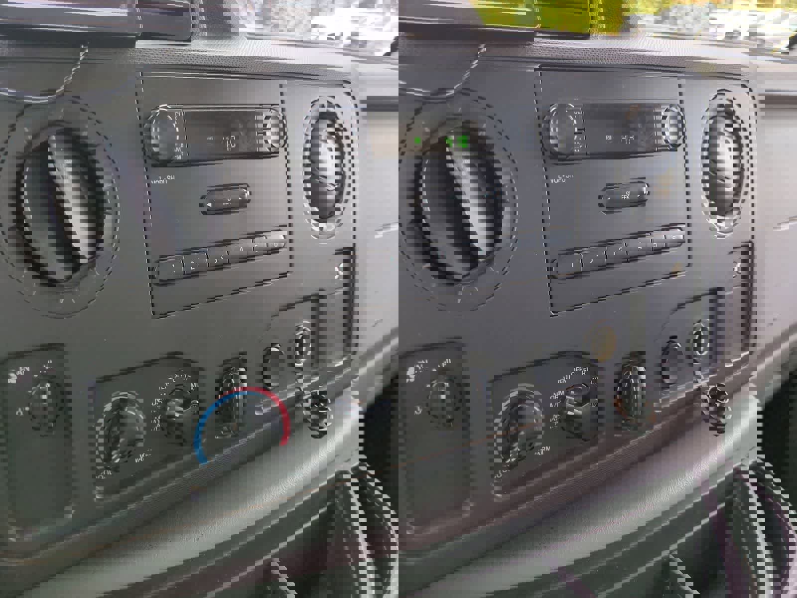 Used 2016 Ford E-450 and Econoline 450 Super Duty w/ Exterior Upgrade Package image 24