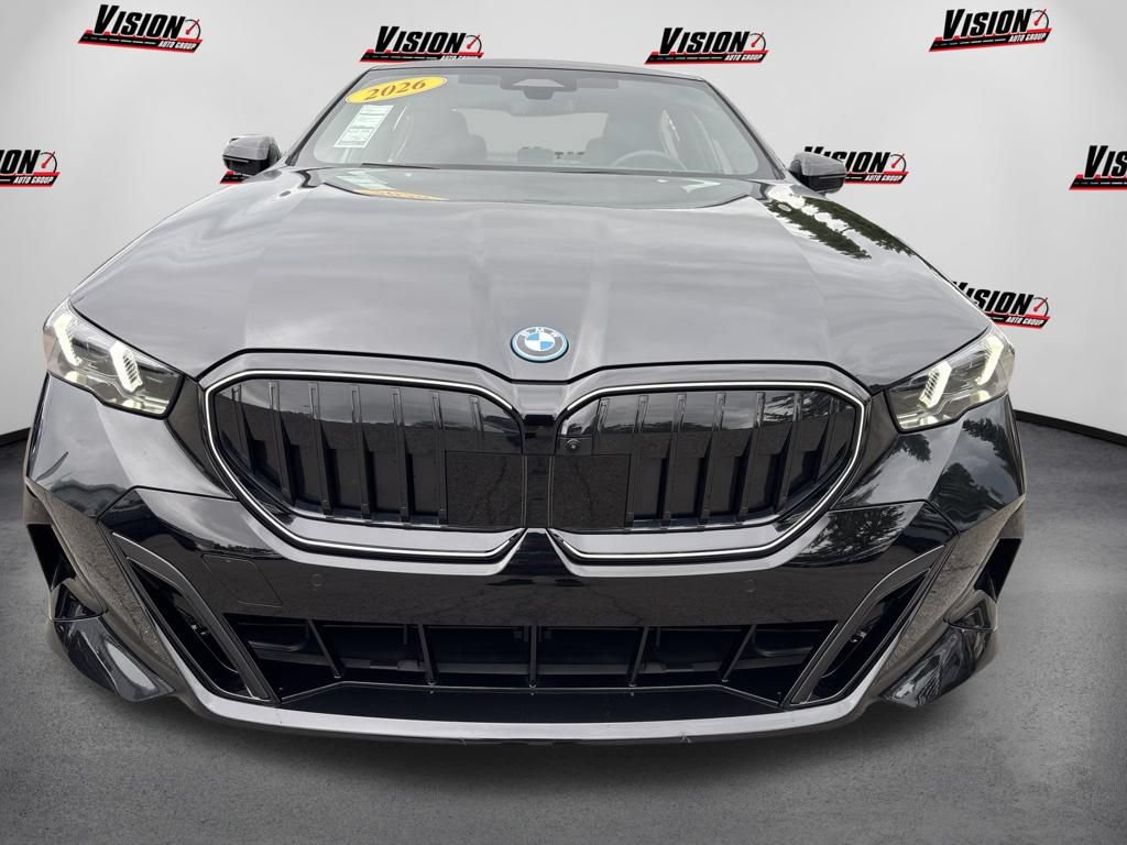Used 2026 BMW 550e xDrive w/ Premium Package AWD/4WD image 2