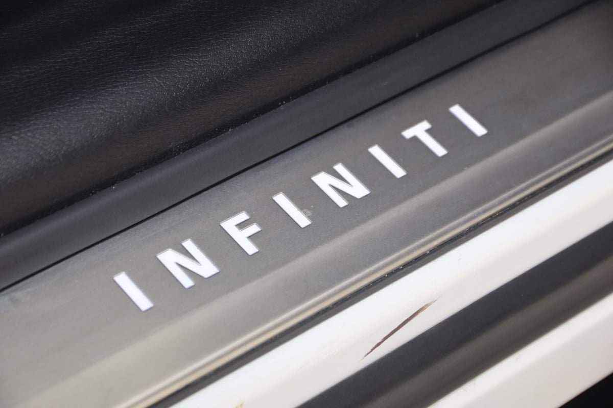 Used 2023 INFINITI QX80 Sensory w/ Cargo Package AWD/4WD image 15