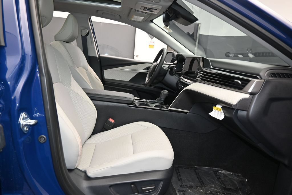 Used 2025 Toyota Camry XLE FWD image 42