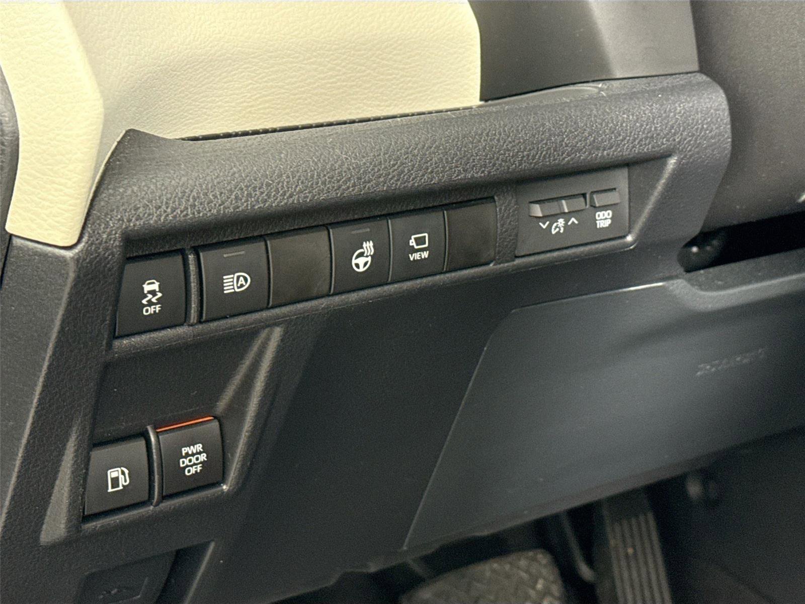 Certified 2021 Toyota Sienna Platinum image 16