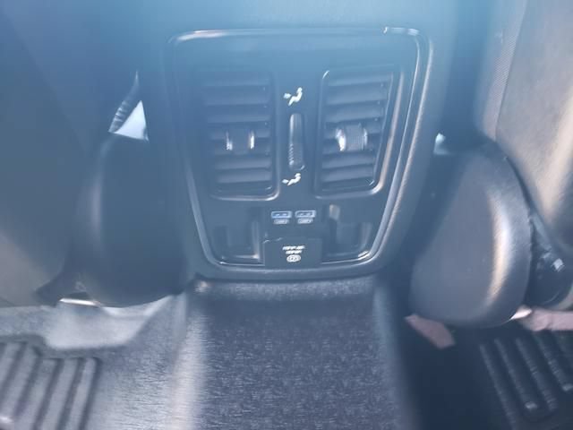 Used 2020 Jeep Grand Cherokee Limited w/ Premium Lighting Group AWD/4WD image 16