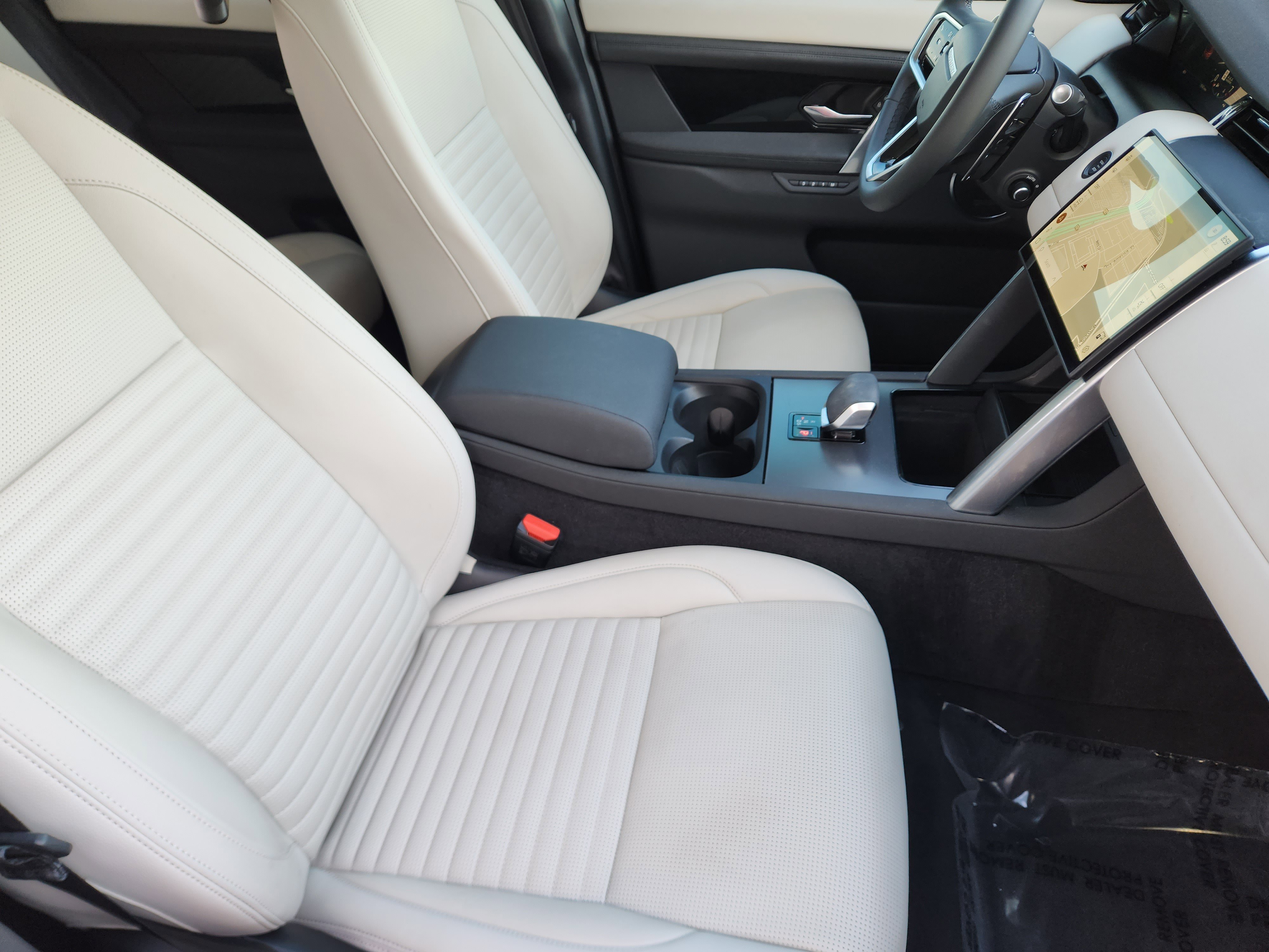 Certified 2025 Land Rover Discovery Sport S image 15