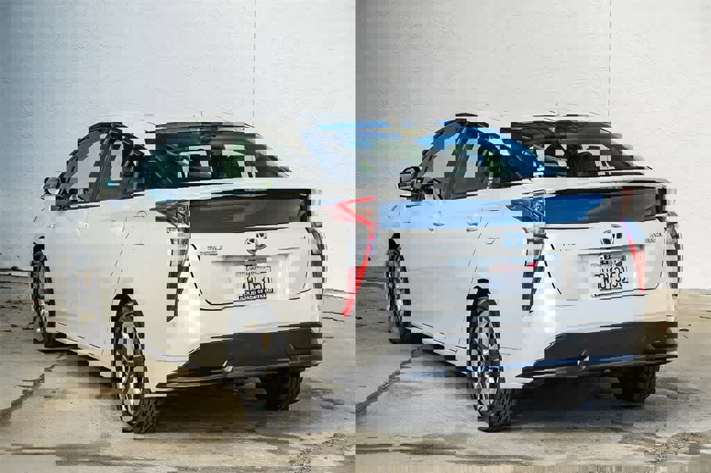 Used 2016 Toyota Prius Four Touring image 6