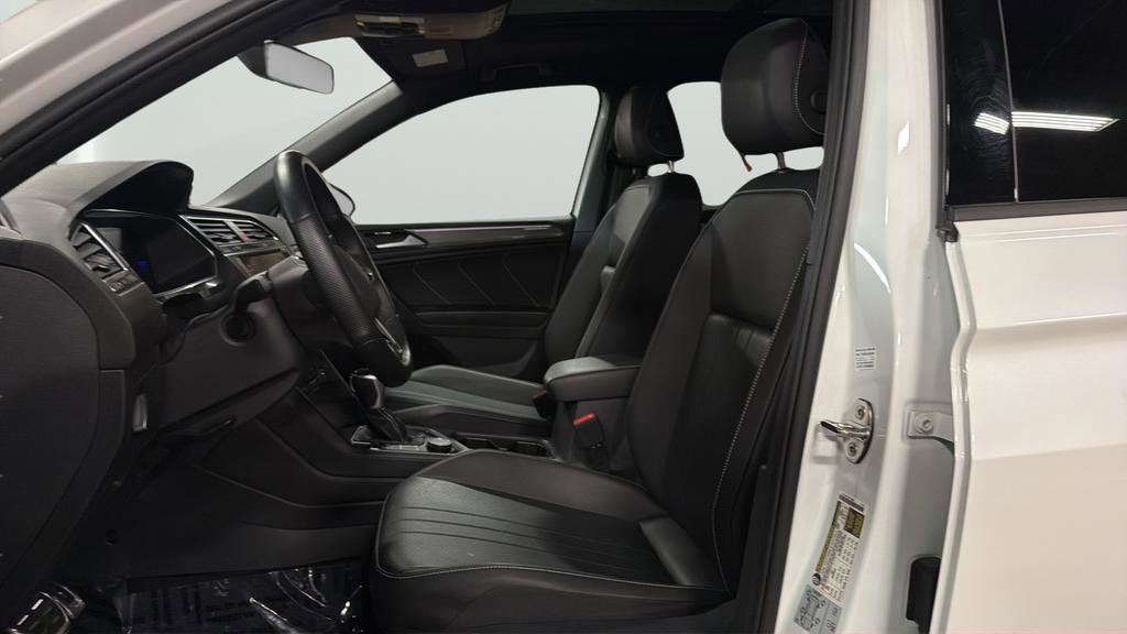 Used 2022 Volkswagen Tiguan SE R-Line image 22