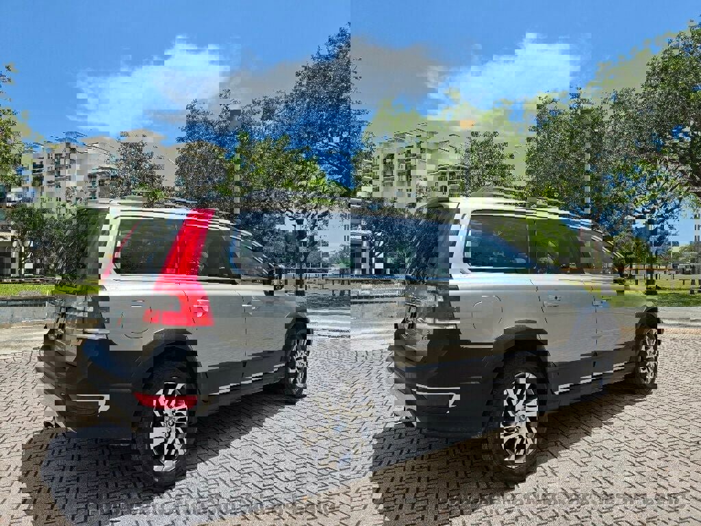 Used 2015 Volvo XC70 T5 Premier w/ Proximity Package FWD image 8