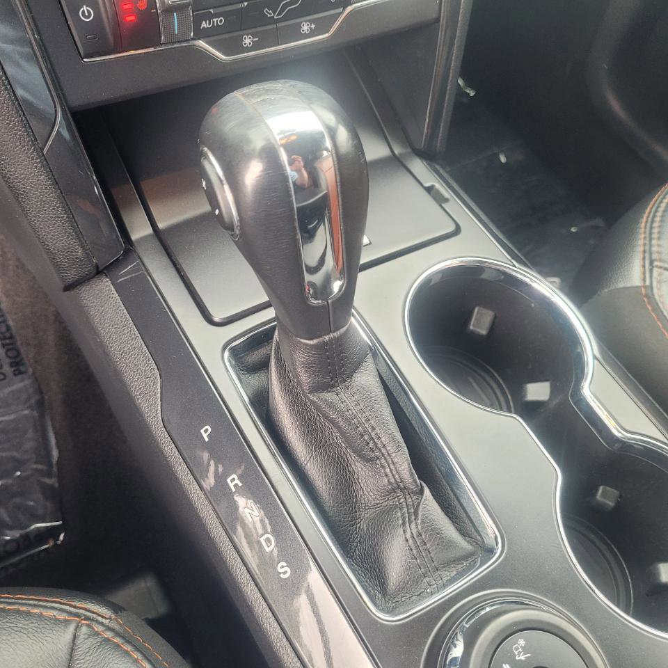 Used 2019 Ford Explorer XLT w/ Equipment Group 202A AWD/4WD image 23