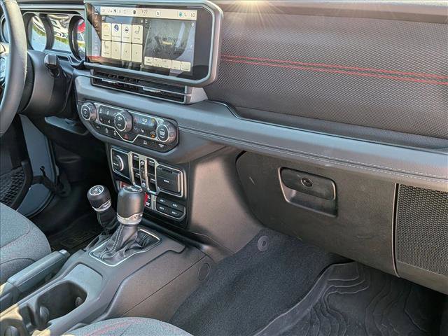 Used 2024 Jeep Wrangler Unlimited Rubicon w/ Technology Group AWD/4WD image 21