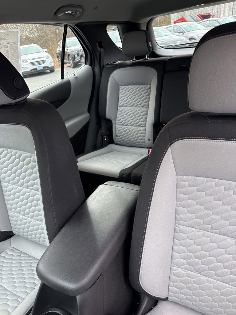Used 2018 Chevrolet Equinox LS image 28