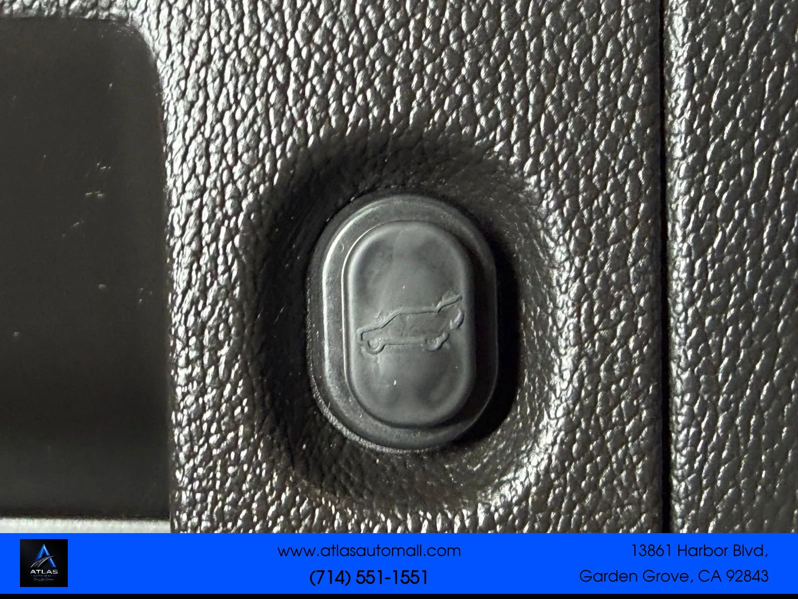 Used 2015 Cadillac Escalade Premium AWD/4WD image 16