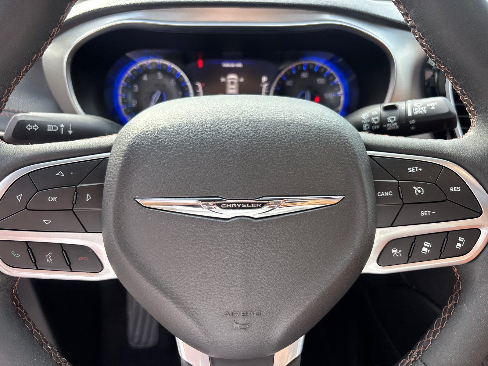 Used 2024 Chrysler Pacifica Pinnacle AWD/4WD image 16