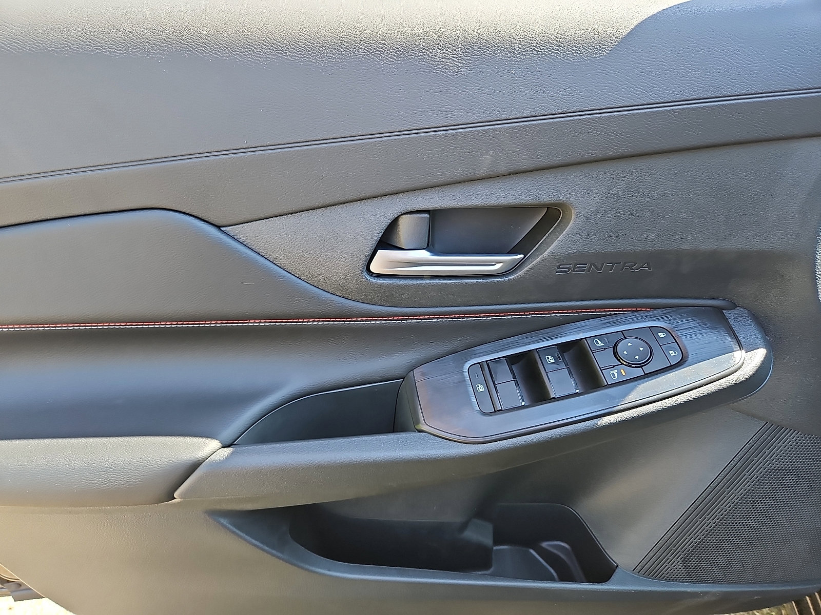 New 2026 Nissan Sentra SR FWD image 10
